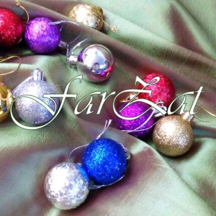 globuri-brad-rosii-globuri-brad-aurii-globuri-brad-argintii