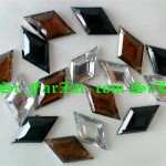 Pietre de cusut forma de romb 15 x 25 mm cod 29