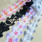 Aplicatie textila cu fluturi